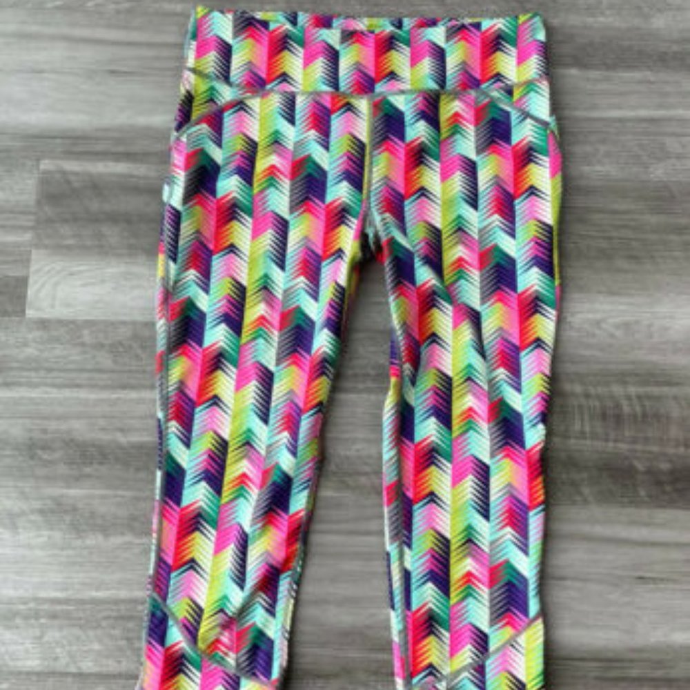 Fabletics Womens Cropped Leggings M Pink Aqua Geometric Print